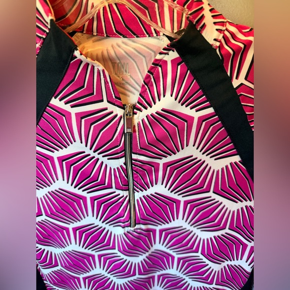 Tail Pink and Black Patterned Long Sleeve Top. Like New. - Picture 3 of 4